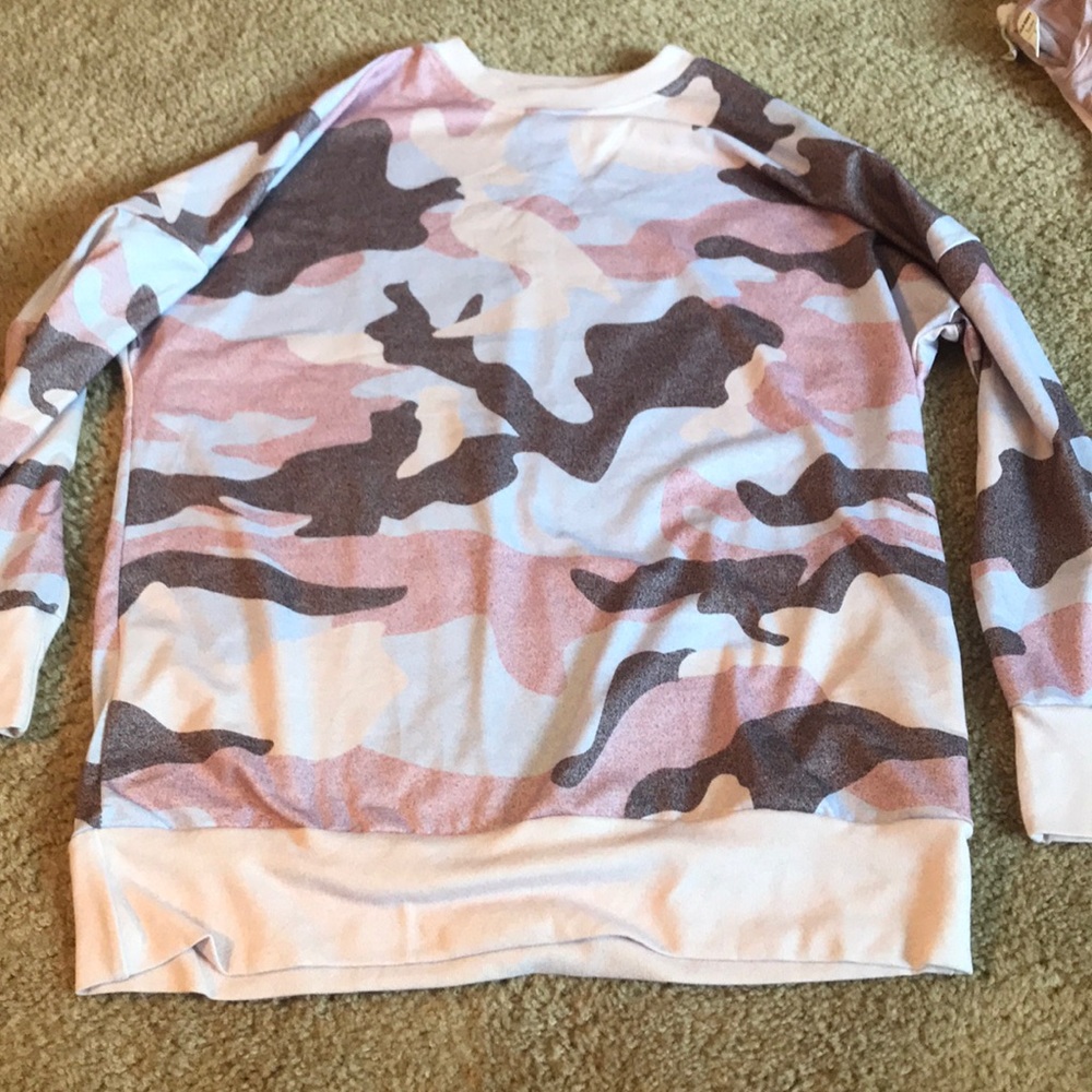 Pink camo sweatshirt